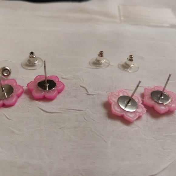 Two Pair Handmade Hand Crafted Glued Resin Flower Stud Earrings Jewelry #50 - Picture 4 of 13